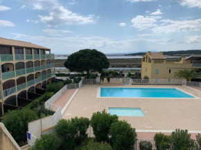 Charmant T2 Mezzanine à Gruissan avec Terrasse, Piscine et Parking Privé - FR-1-784-14